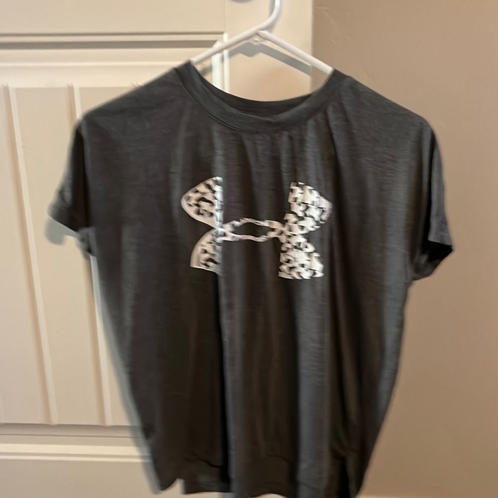 Under armor t- shirt